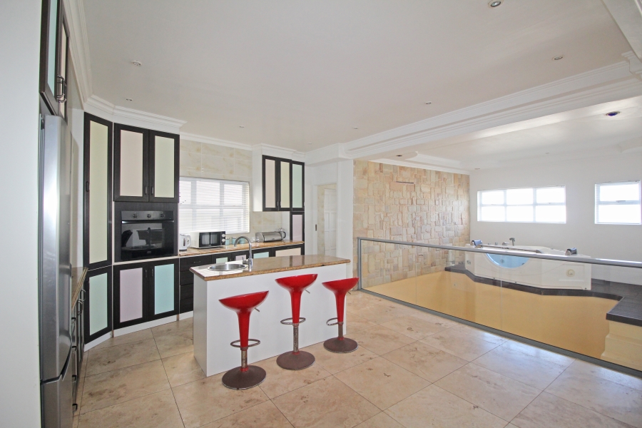 5 Bedroom Property for Sale in Paradise Beach Western Cape